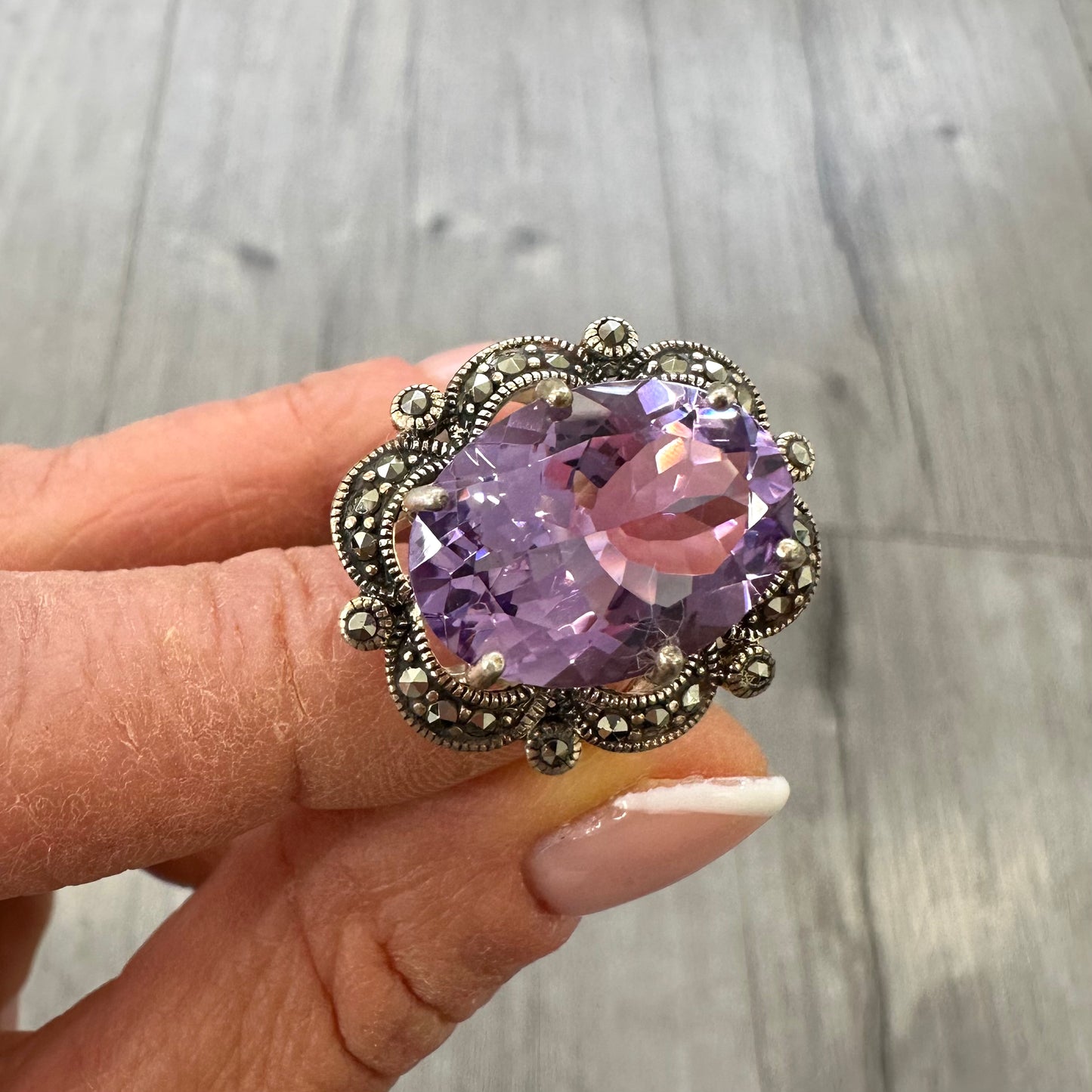 Anello Vintage in Argento 925 con Ametista Naturale e Marcassite