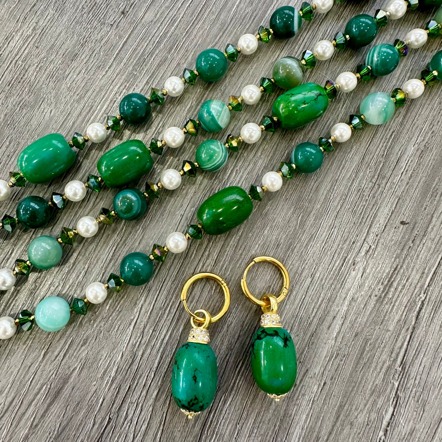 Collana lunga verde con Aulite e Perle