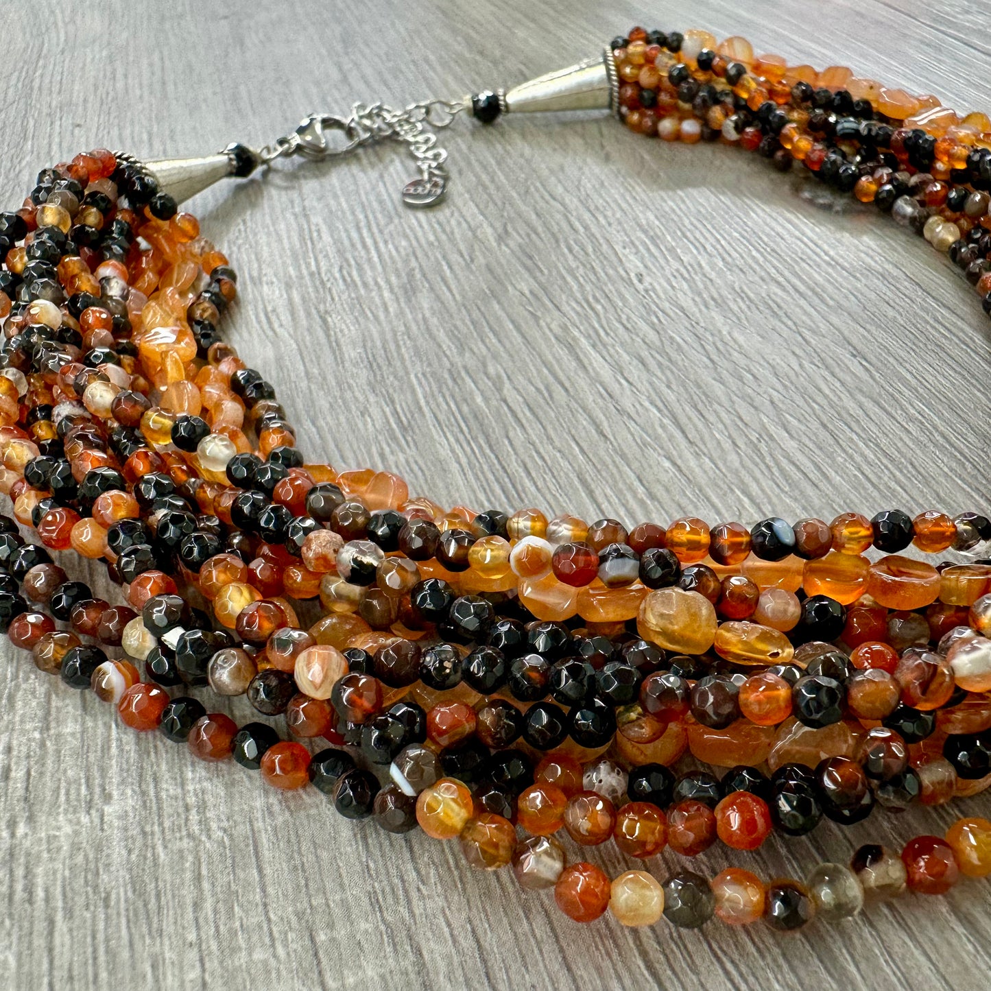 Collana Torchon con Corniola e Agata Brasiliana – Gioiello Artigianale in Pietre Naturali