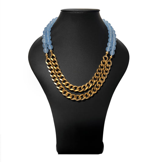 Prodotto artigianale, fatta a mano con pietre dure e catena in acciaio dorata , rifinita con chiusura in Argento 925 dorato e ferma corda a pallina in Argento 925