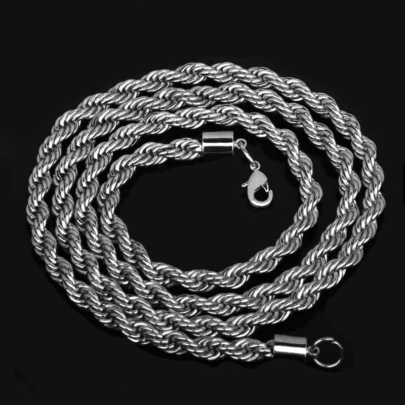 Descrizione: Questo tipo di catena è un insieme di funi intrecciate di maglie a filo aperto così chiamato perché l’intrecciatura è simile a quella utilizzata per creare corde in fibra o spago. In inglese rope chain.  Materiale: Acciaio inossidabile 316 