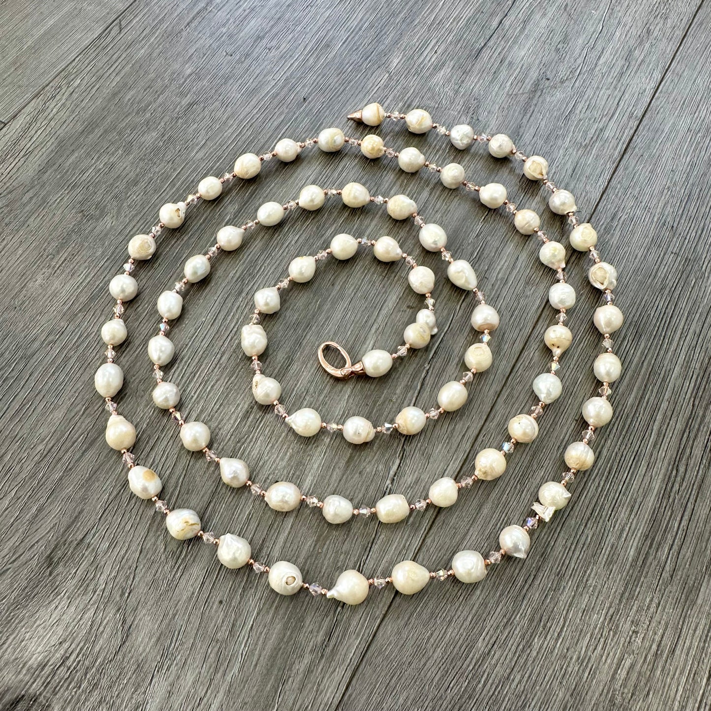 Collana Lunga di Perle Naturali e Cristalli Swarovski