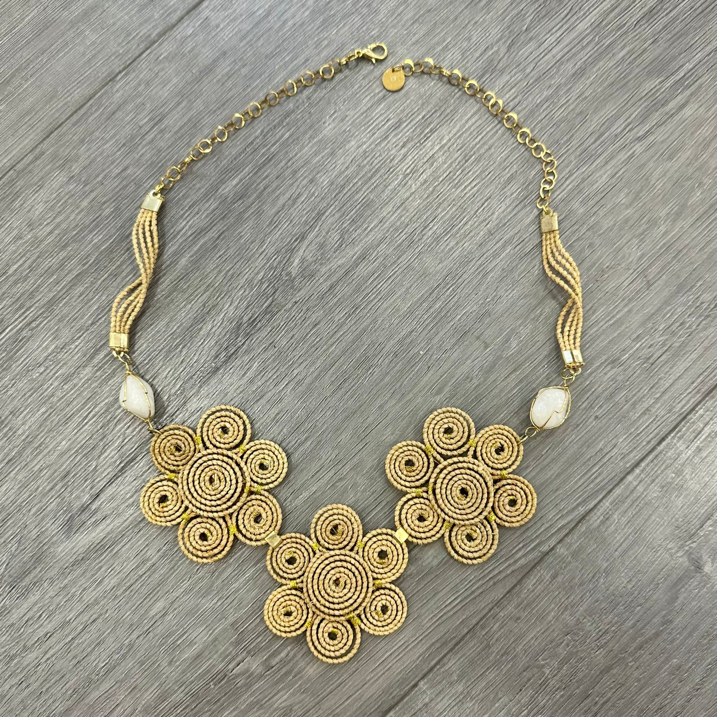 Collana “Poppea” Capim Dourado