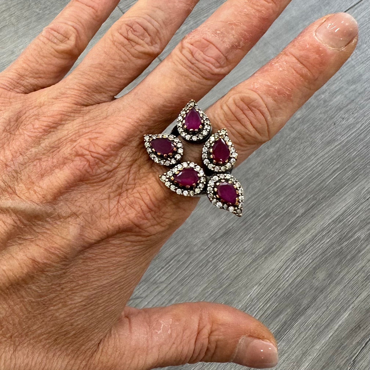 Anello 5 Pietre Radice di Rubino