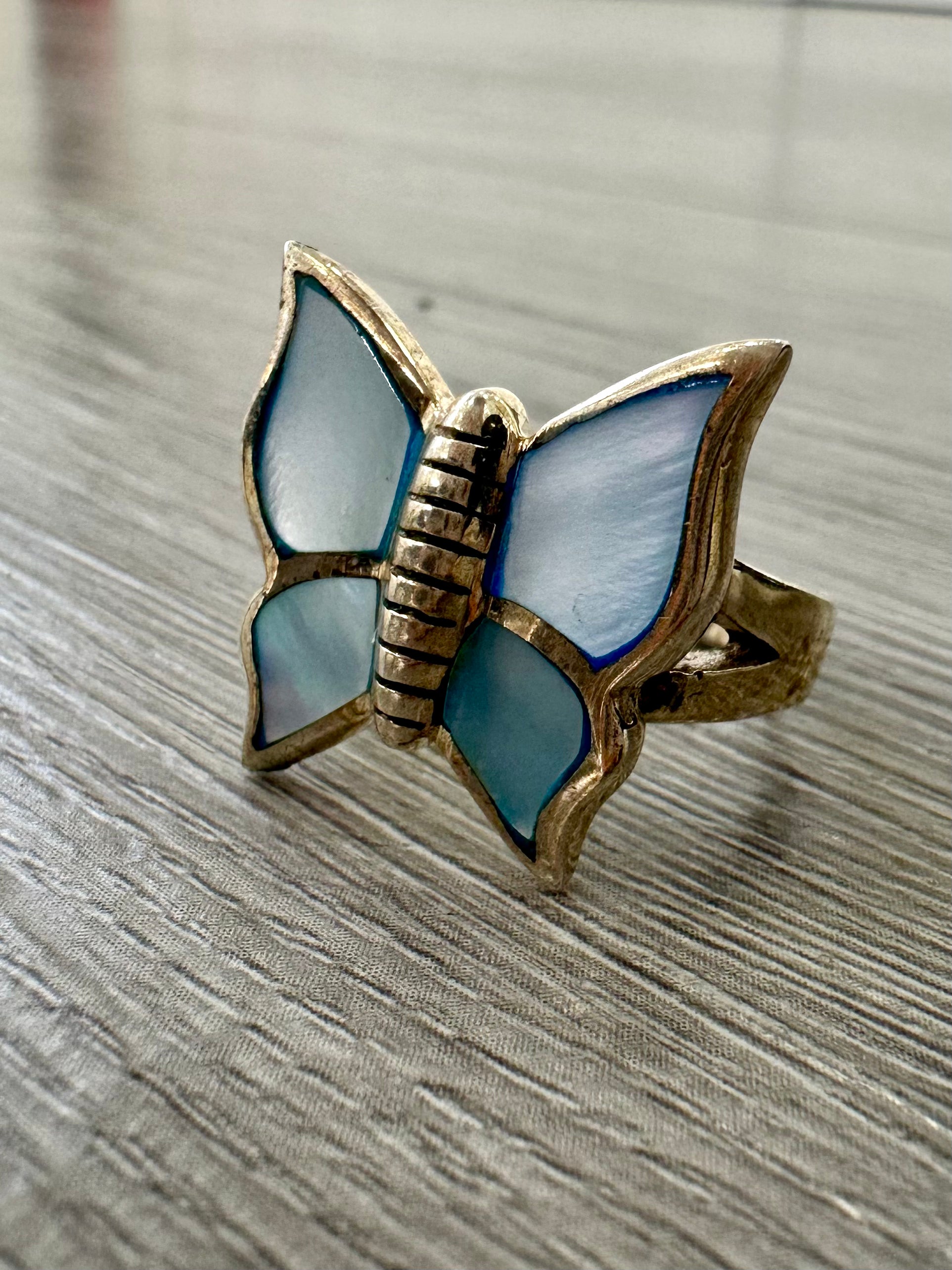 Anello Farfalla in Argento 925 con Ali in Madreperla