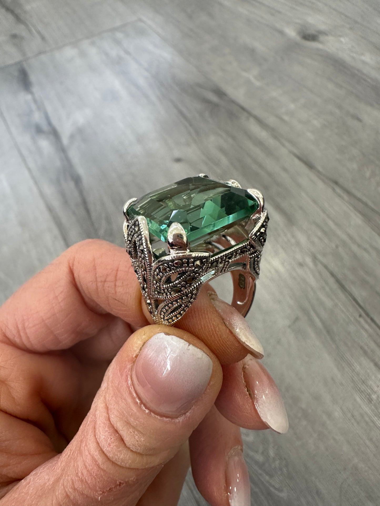 Anello in Argento 925 con Tormalina Verde – Lavorazione Vintage