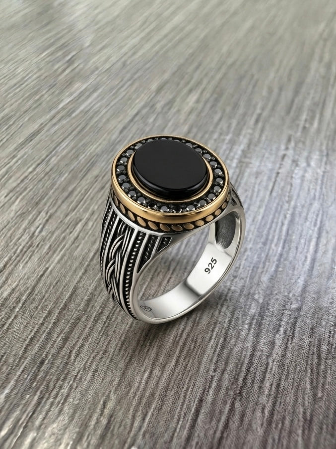 Anello Chevalier Ovale Turco in Argento 925 con Onice Nero e Zirconi