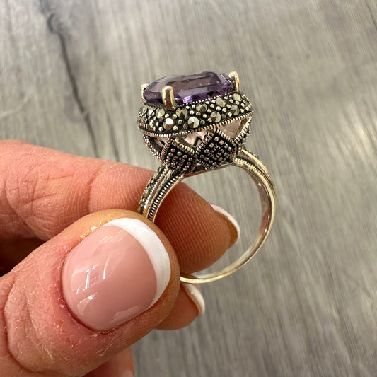 Anello quadrato in Argento 925 con Ametista naturale e Marcassite

