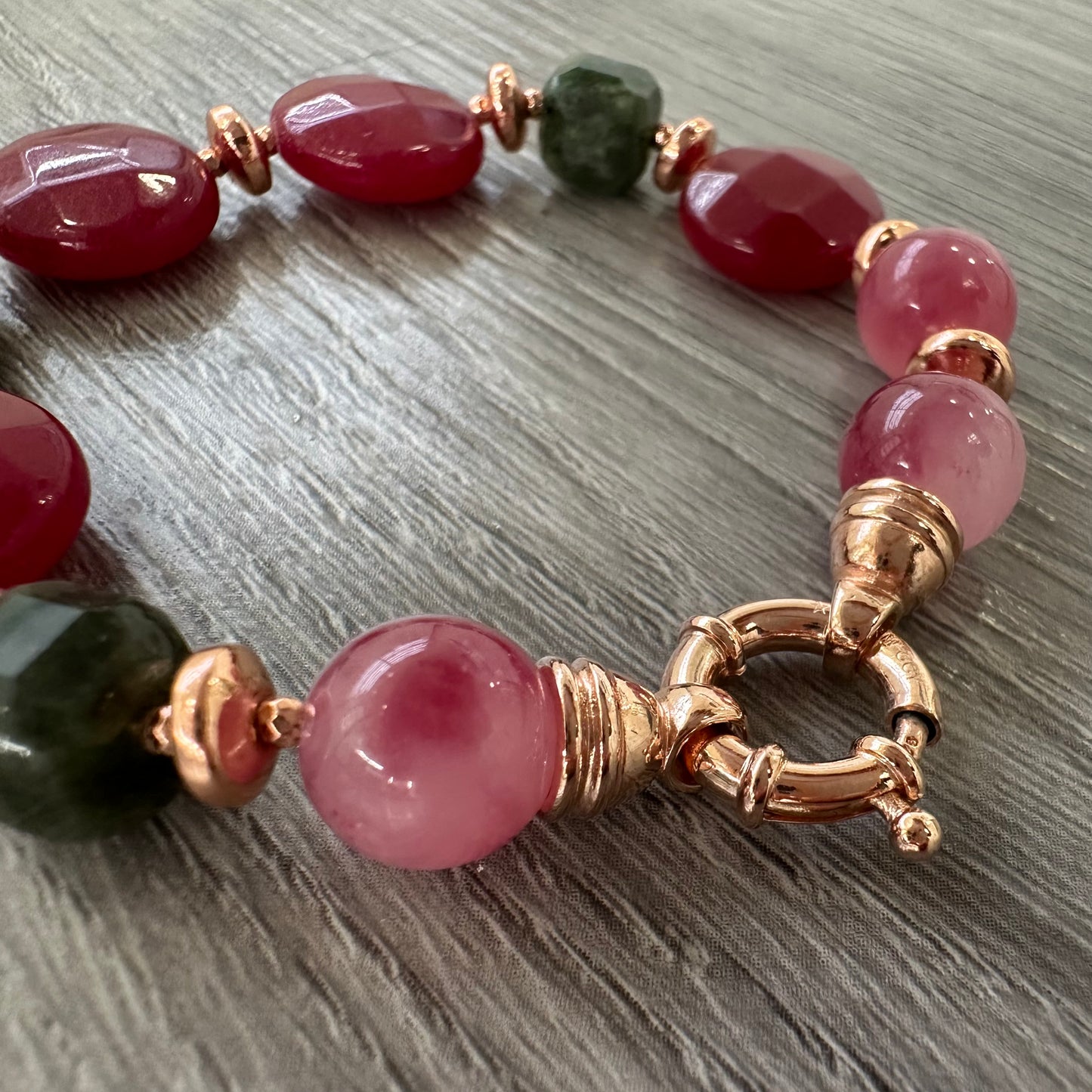Bracciale in Argento Rosato con Giada Tormalina, Giada Oliva e Giada Porpora