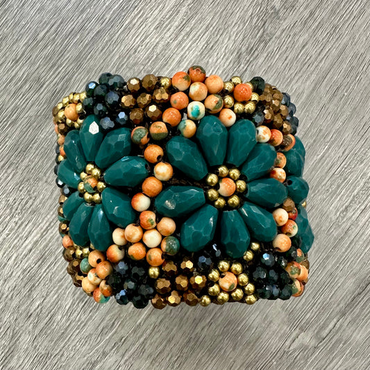 Bracciale Artigianale con Cristalli color Verde e Arancio - tecnica Macrame’
