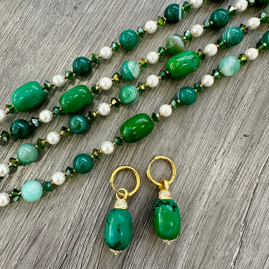 Collana lunga verde con Aulite e Perle