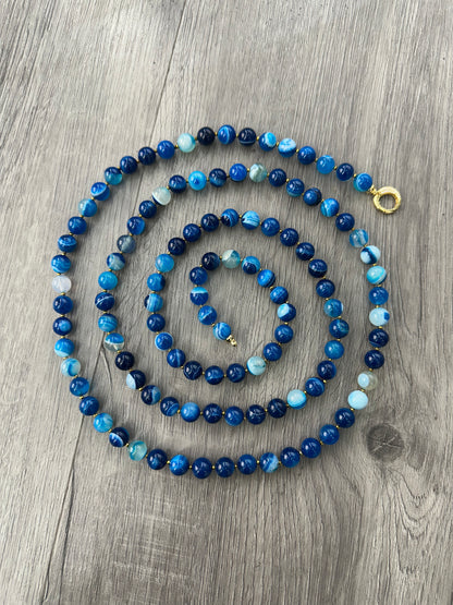 Collana artigianale di Agata blu con chiusura in argento dorato