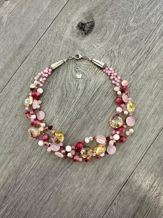 Collana Intrecciata con Quarzo rosa e pietre color Melograno