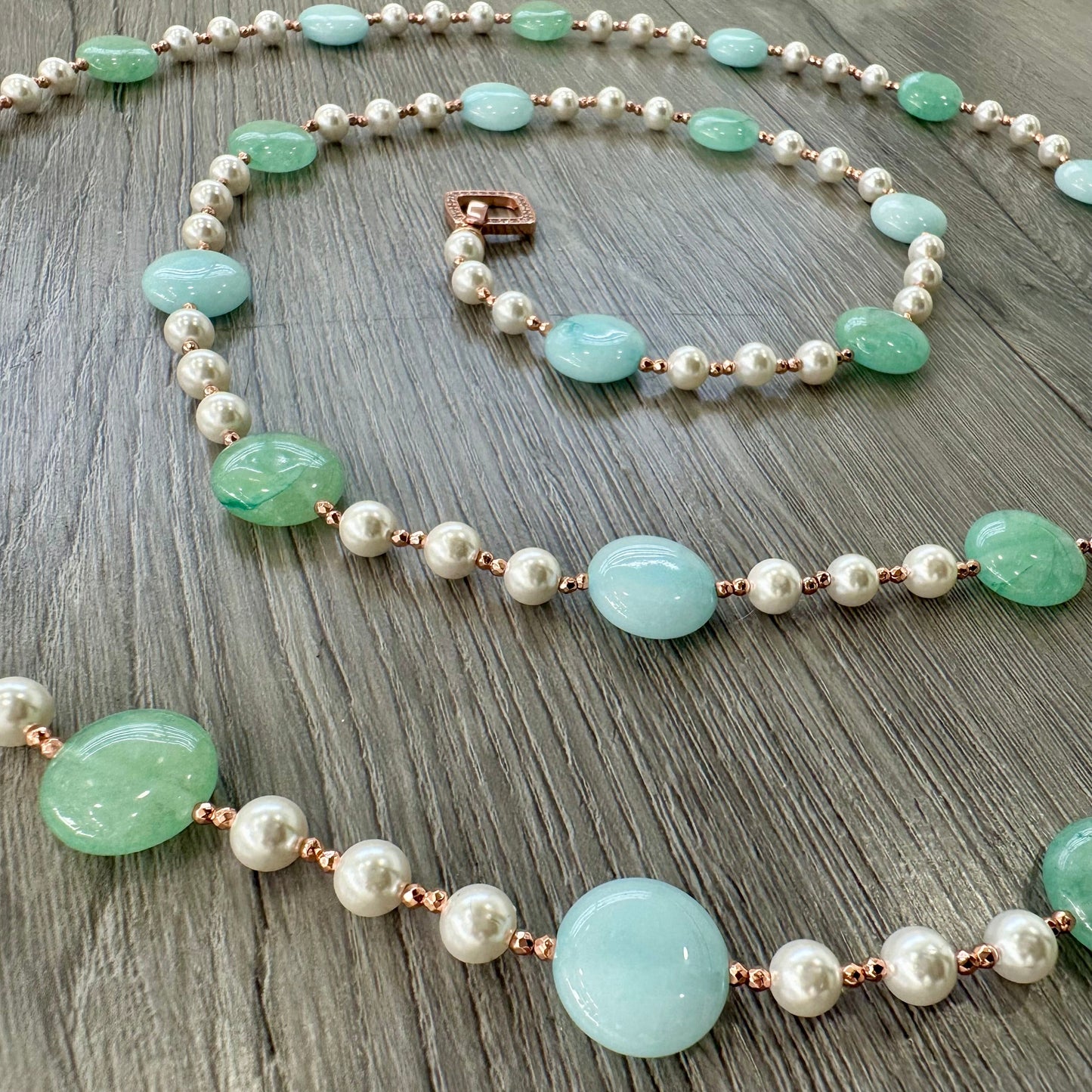 Collana in Argento Rosato con Perle, Giada Verde e Azzurra e Marcasite Rosa