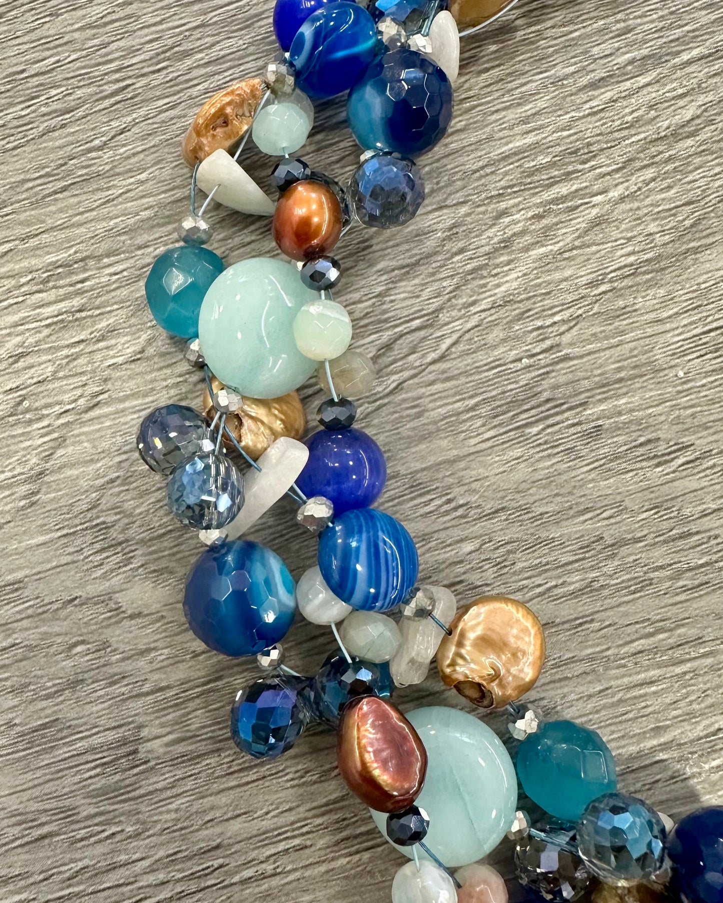 Collana Intrecciata Blu con Pietre Naturali Perle e Cristalli