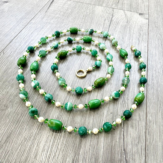 Parure Artigianale Verde in Pietre Dure e Perle