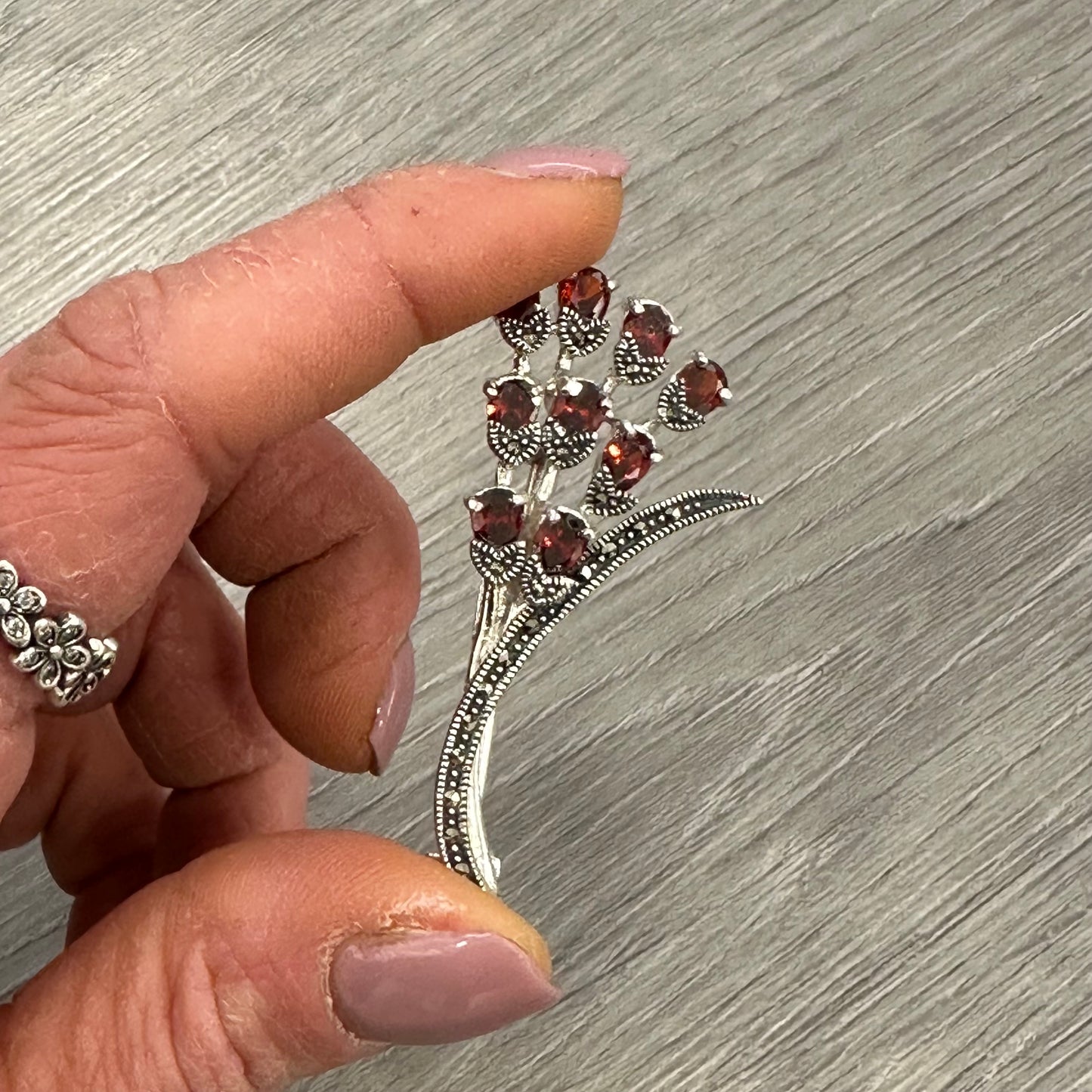 Spilla Vintage in Argento 925 e Granato