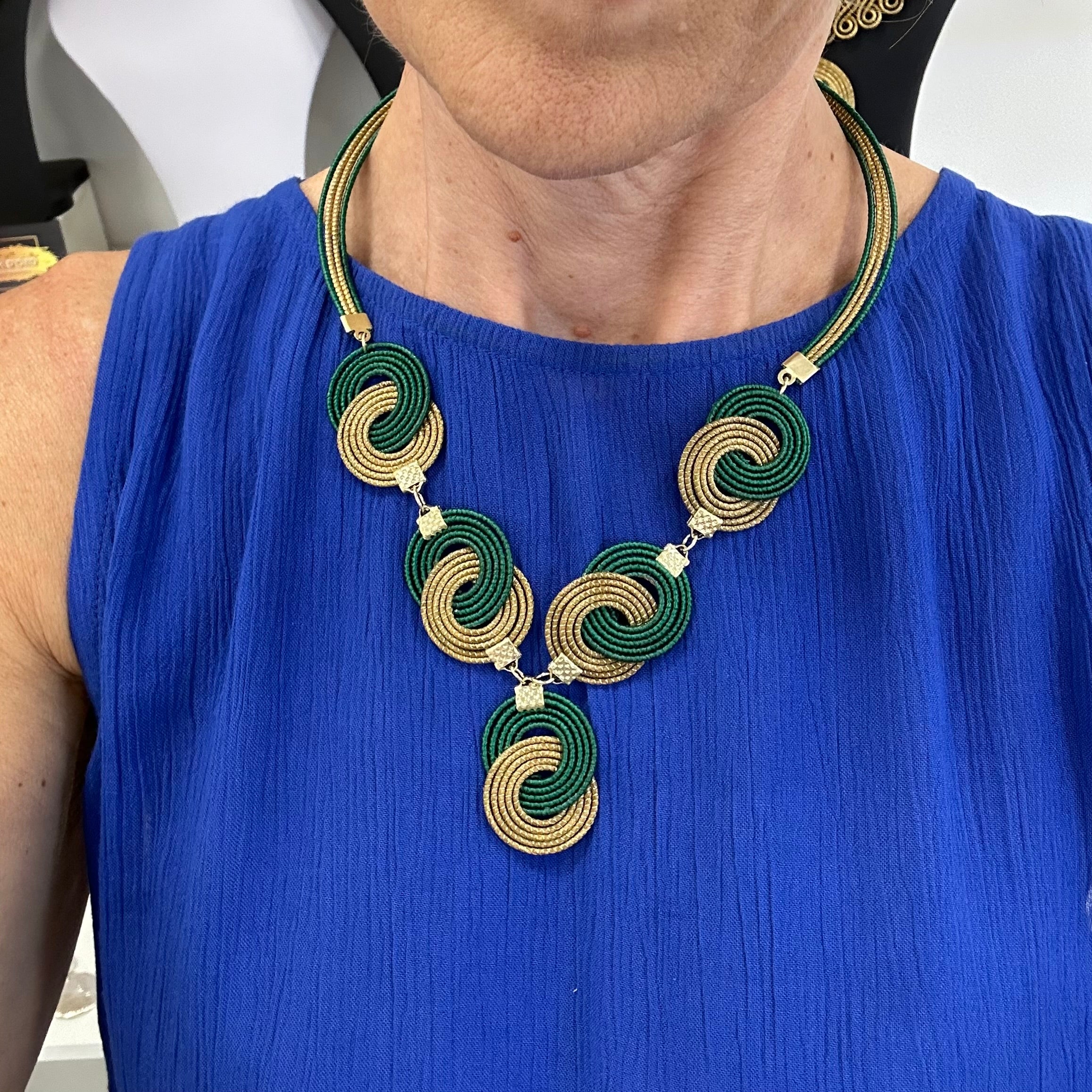 Collana "Spiralis" Verde Capim Dourado