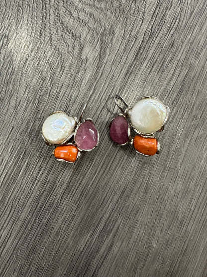 Orecchini in Argento con Corallo, Perla Naturale e Radice di Rubino