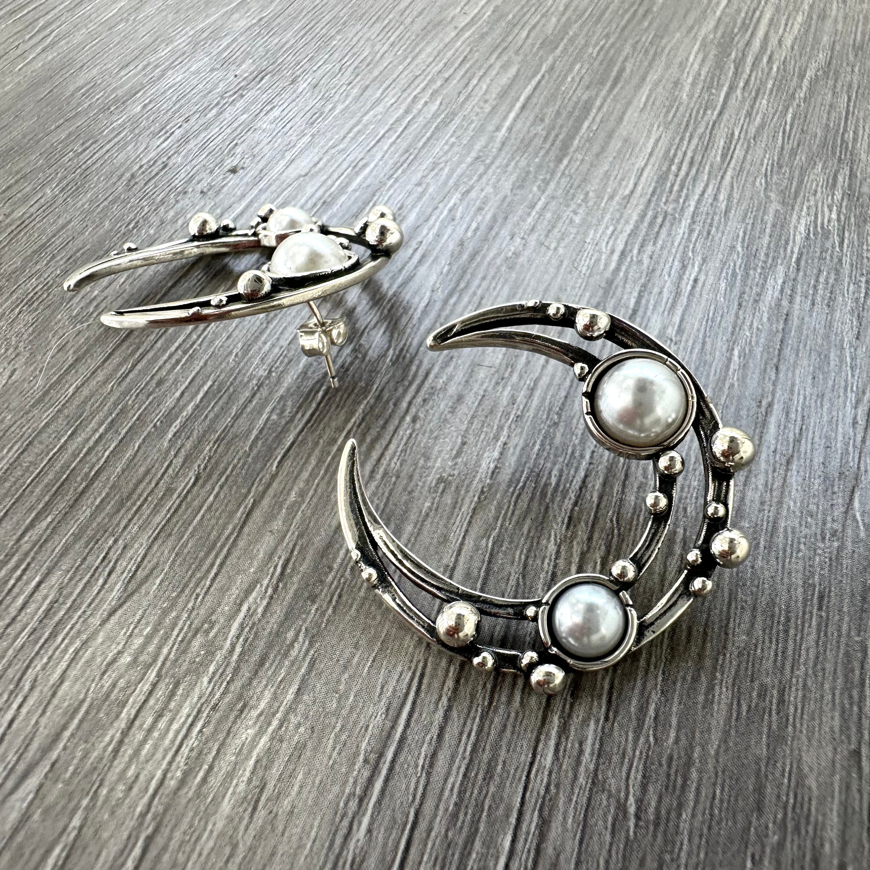 Orecchini a Mezzaluna in Argento con Perle