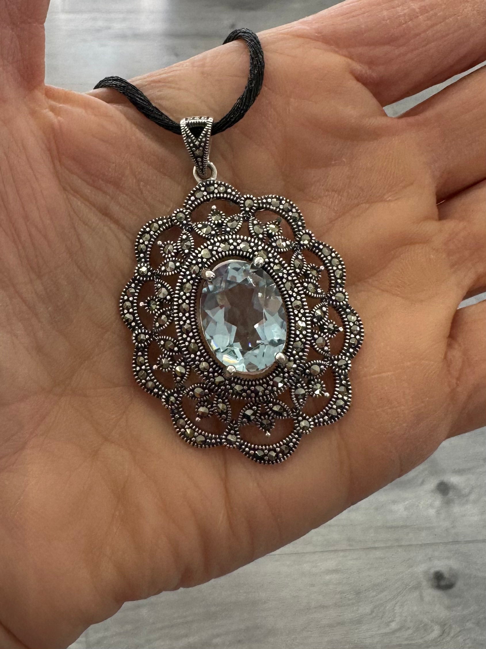Pendente Vintage in Argento 925 con Topazio Azzurro