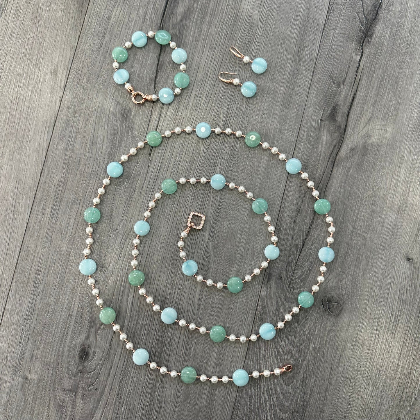 Collana in Argento Rosato con Perle, Giada Verde e Azzurra e Marcasite Rosa