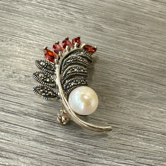 Spilla Vintage in Argento 925 con Perla, Marcasite e Pietre di Granato