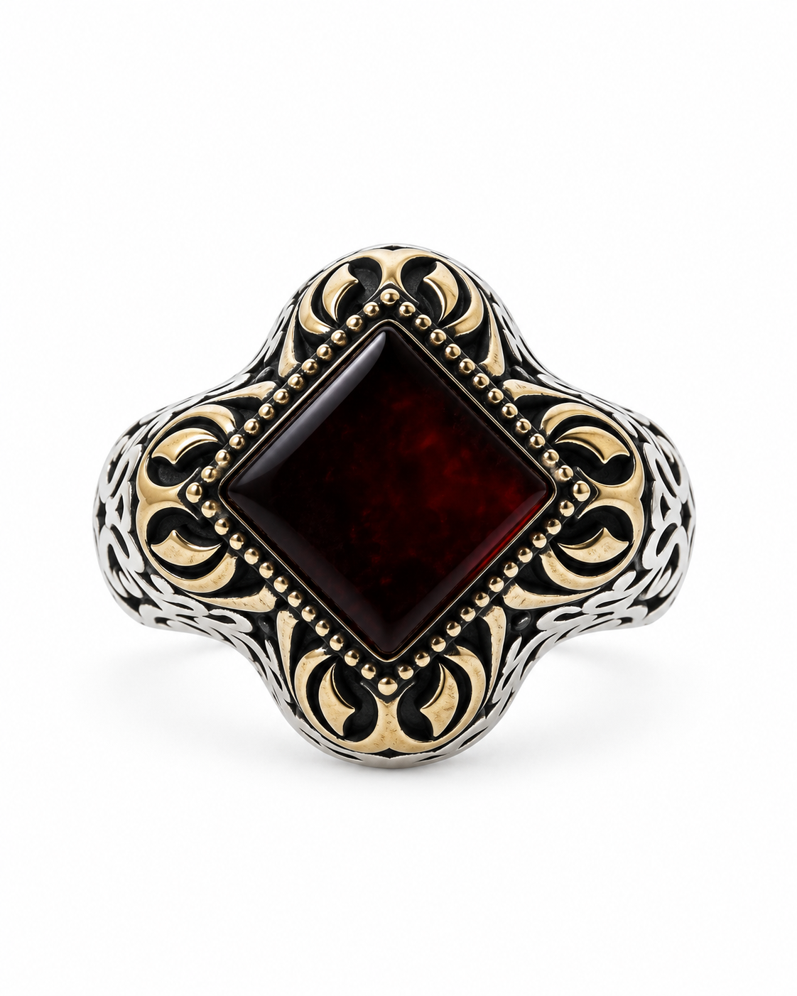     Vista frontale dell’anello turco in Argento 925 con corniola quadrata e dettagli dorati
