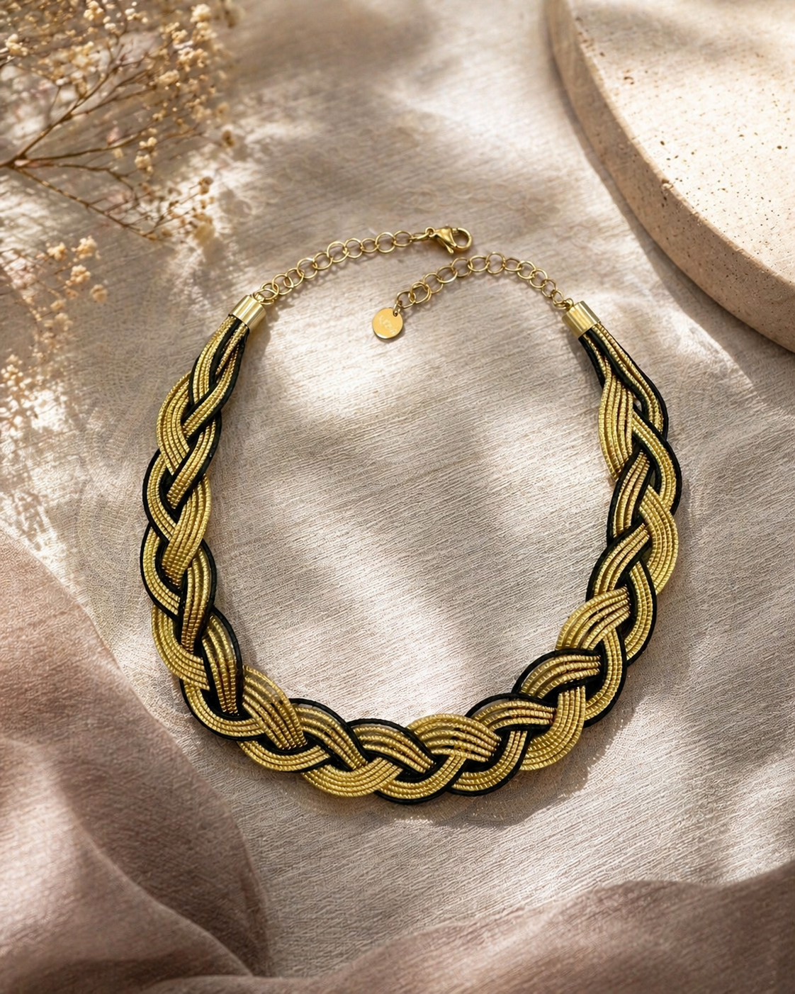    collana oro vegetale brasiliana capim dourado dettaglio intreccio