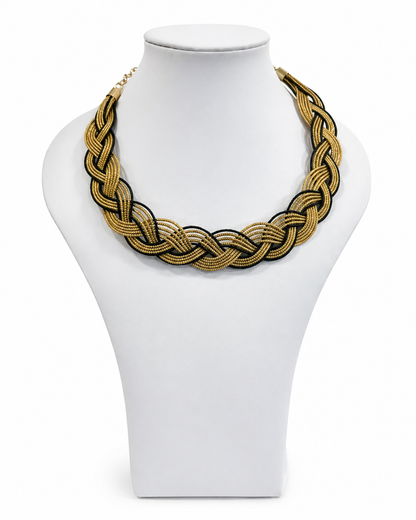     collana girocollo elegante intrecciata oro nero artigianale
