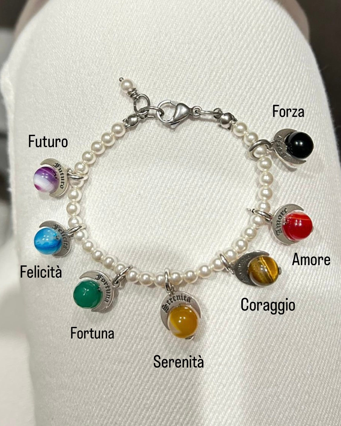 Bracciale con 7 Charm Talismani in Argento 925 e pietre dure – Attimi Gioielli