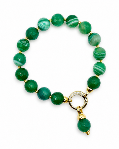     Bracciale artigianale in Agata Brasiliana striata verde con Argento 925 dorato, zirconi ed Ematite dorata.
