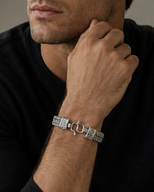     Bracciale uomo in Argento 925 stile balinese con texture intrecciata e design artigianale elegante