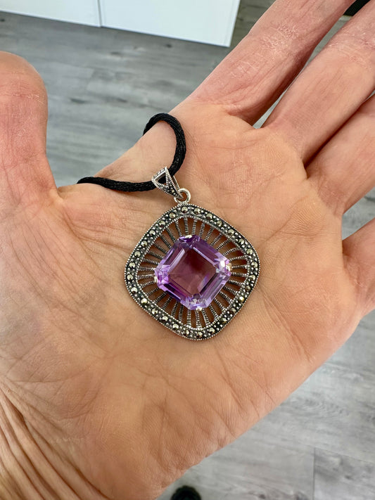 Ciondolo Art Déco con Ametista Luminosa