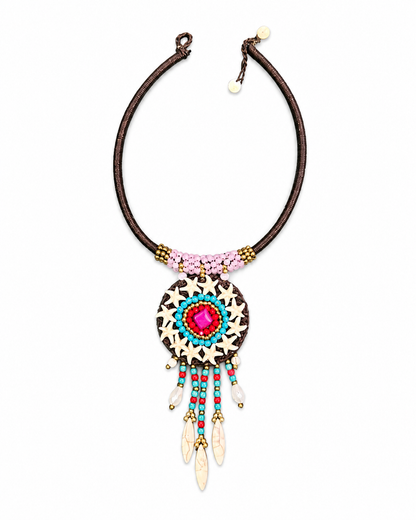 collana etnica con perline turchesi, rosse e ciondolo centrale