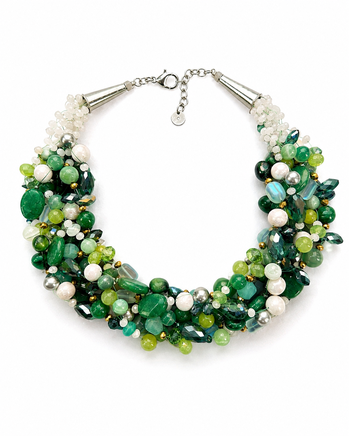 Collana intrecciata multifilo con pietre naturali verdi, perle naturali, cristalli e finiture in acciaio silver.
