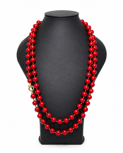 Collana lunga con Perle di Maiorca rosse, ematite dorata e chiusura in argento 925 dorato, indossabile lunga, a due o tre giri.