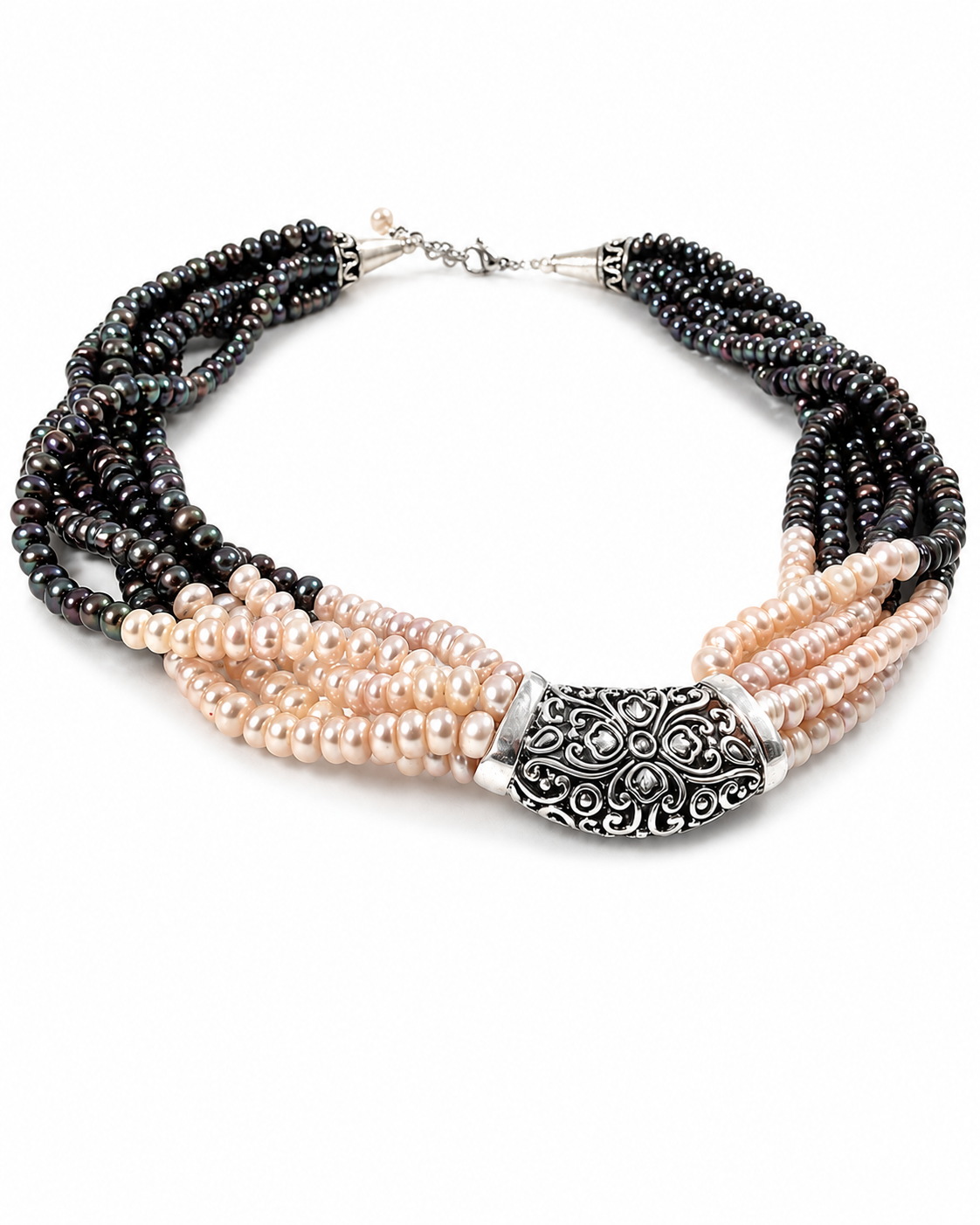 Collana artigianale multifilo con perle naturali d’acqua dolce grigie e avorio e centrale decorato in Argento 925 su sfondo bianco Attimi gioielli