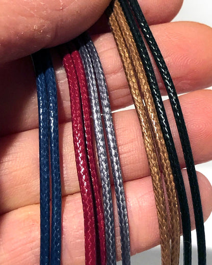 Cordini colorati disponibili per il talismano in Argento 925 da abbinare al ciondolo.