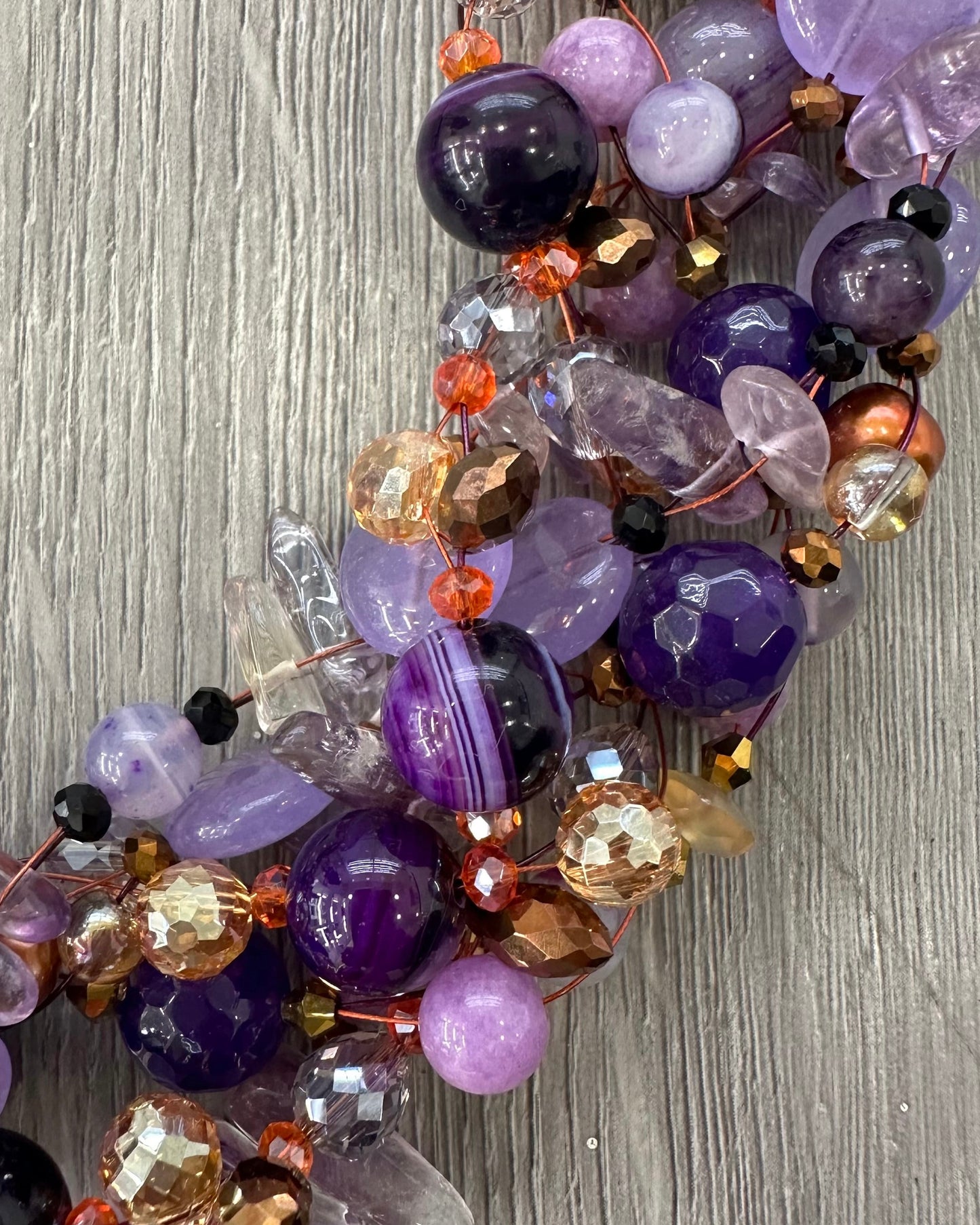 Collana Intrecciata Viola con Pietre naturali Perle e Cristalli