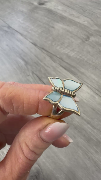 Anello Farfalla in Argento 925 con Ali in Madreperla – Elegante e Luminoso
