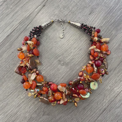 Collana Intrecciata Arancio con Pietre Naturali e Perle