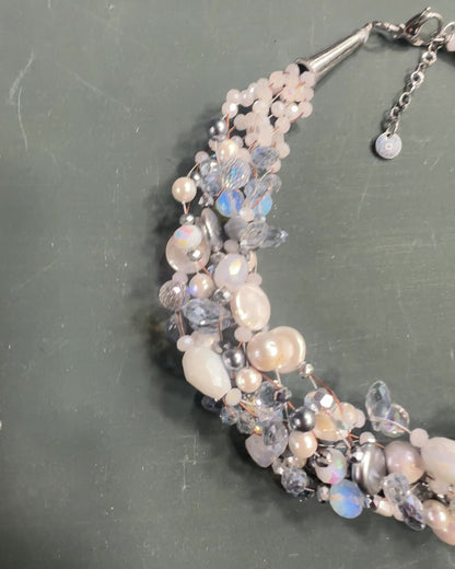 Collana Intrecciata Ghiaccio con Perle Naturali e Cristalli