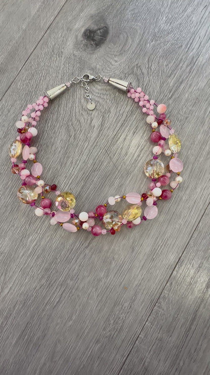 Collana Intrecciata con Quarzo rosa e pietre color Melograno