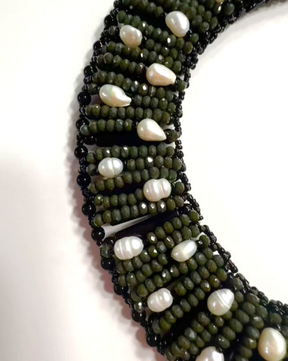 Collana Artigianale Verde Oliva con Perle Naturali