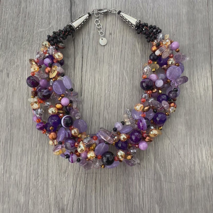Collana viola corta girocollo pietre