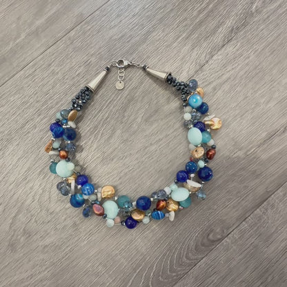 Collana Intrecciata Blu con Pietre Naturali Perle e Cristalli