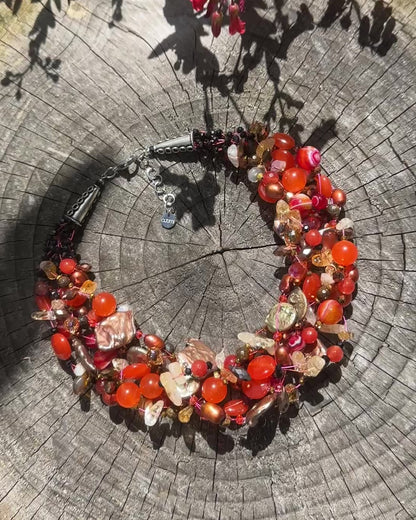 Collana Intrecciata Arancio con Pietre Naturali e Perle